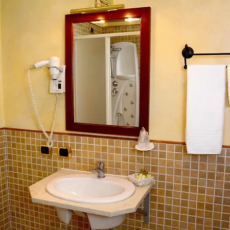 Albergo Dimora Storica Antica Hostelleria Crema Exterior foto